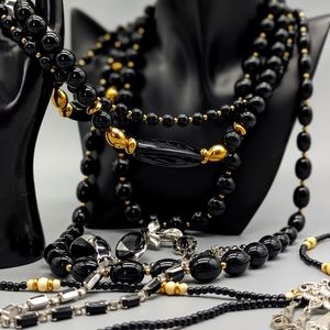 Wholesale Jewelry Offering black vintage necklace. Brochure and earrings SALE !